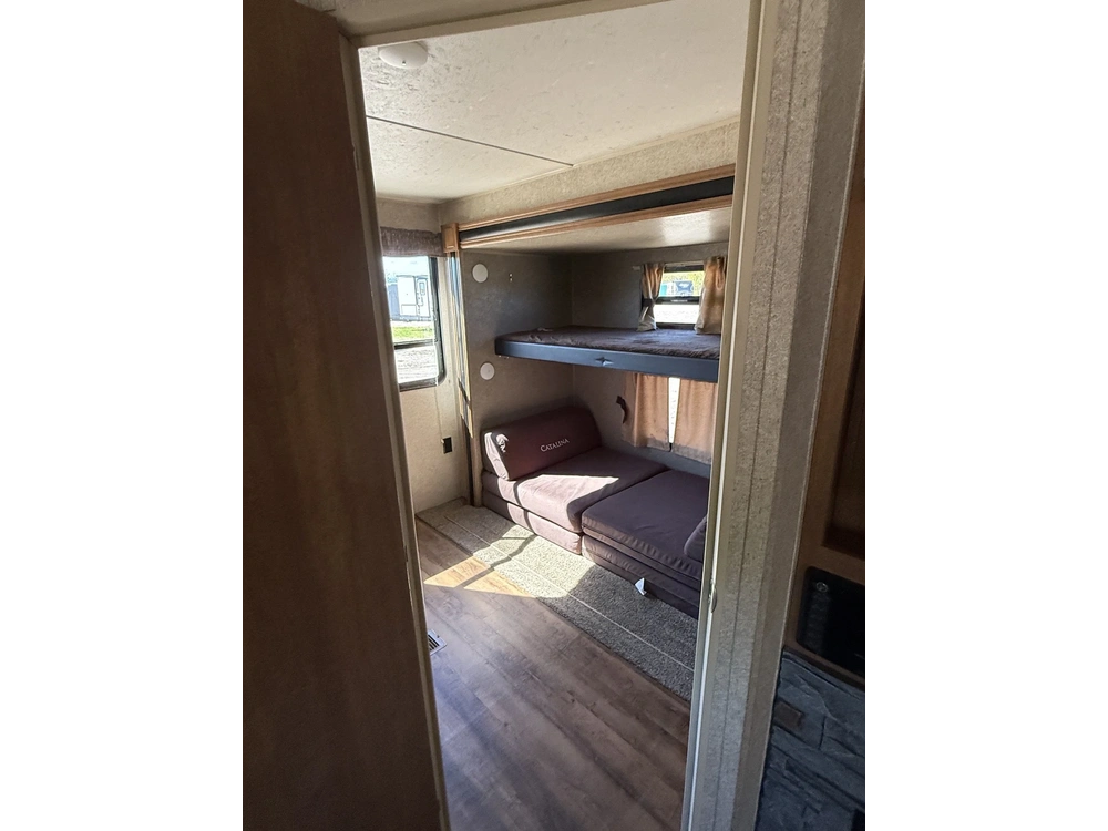 2017 Coachmen Catalina 333bhtsck Legecy Edition alt
