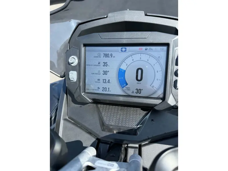 2025 Polaris 9R INDY XCR 136 DEMO 781 KM