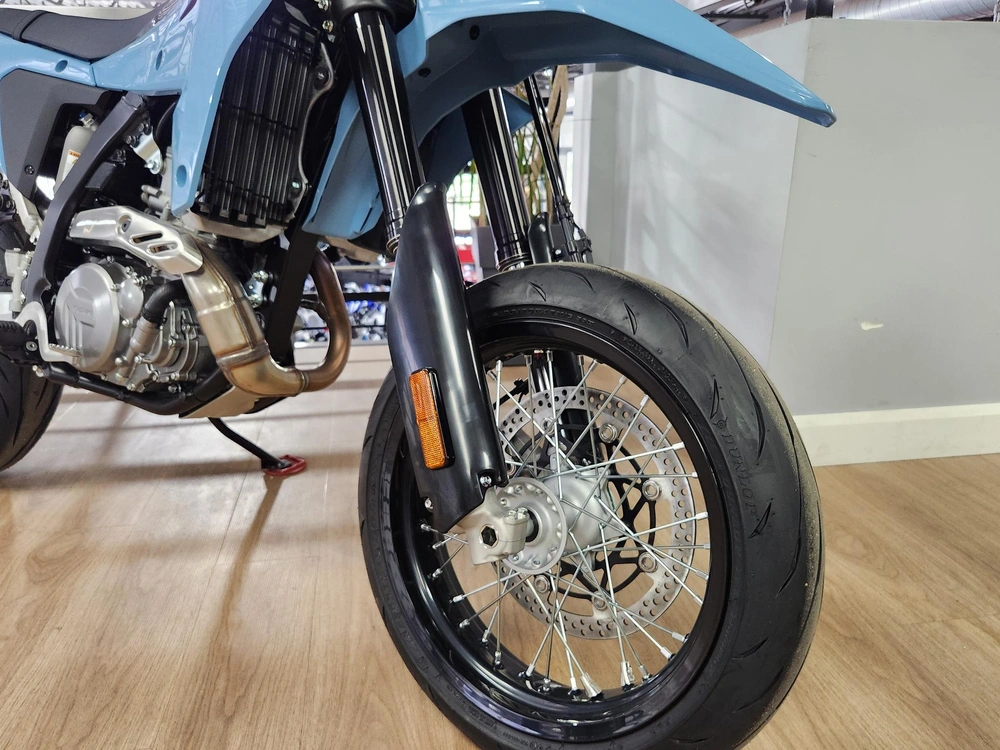 2025 Suzuki Dr-z4sm