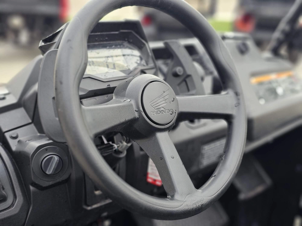 2026 Honda Pioneer 700-2 Deluxe alt