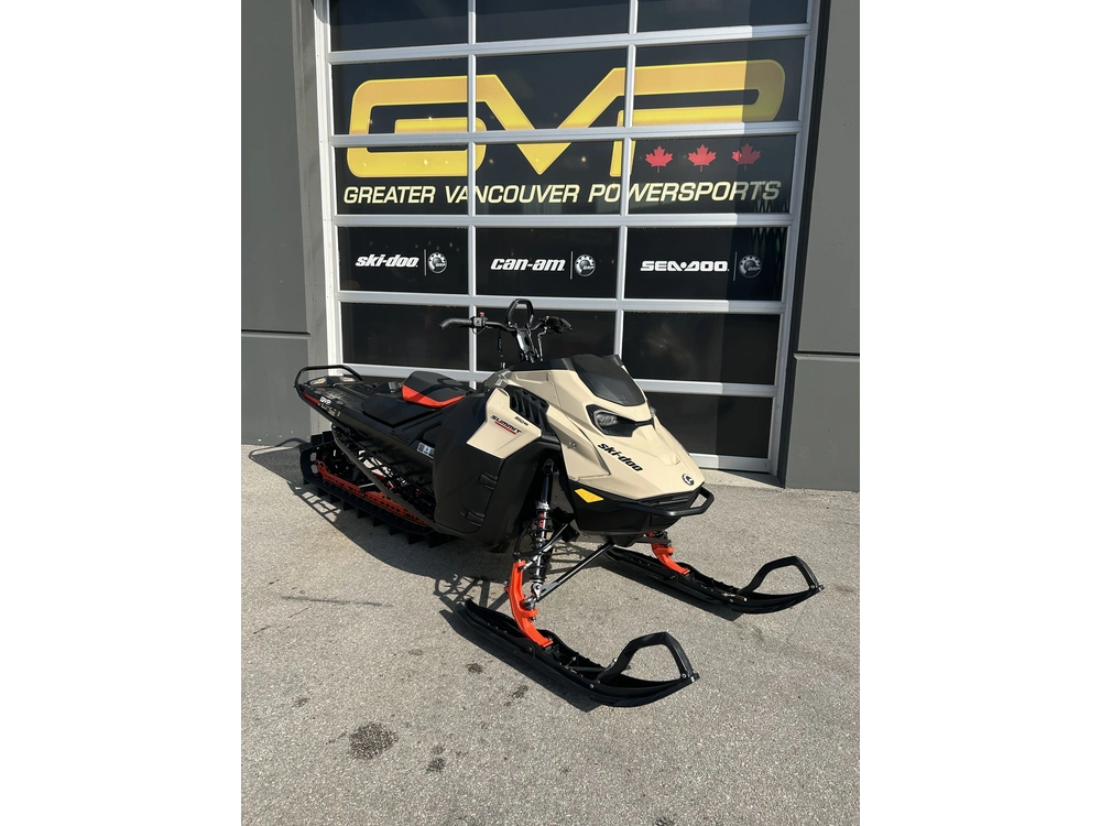 2027 Ski-doo Summit Adrenaline 154 850 E-tec Powdermax Ultra-light Flexedge 3.0' Shot alt