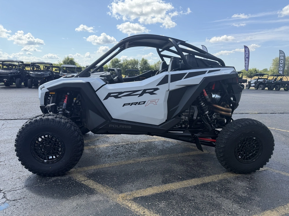 2026 Polaris Rzr Pro R Ultimate Ghost White Metallic alt