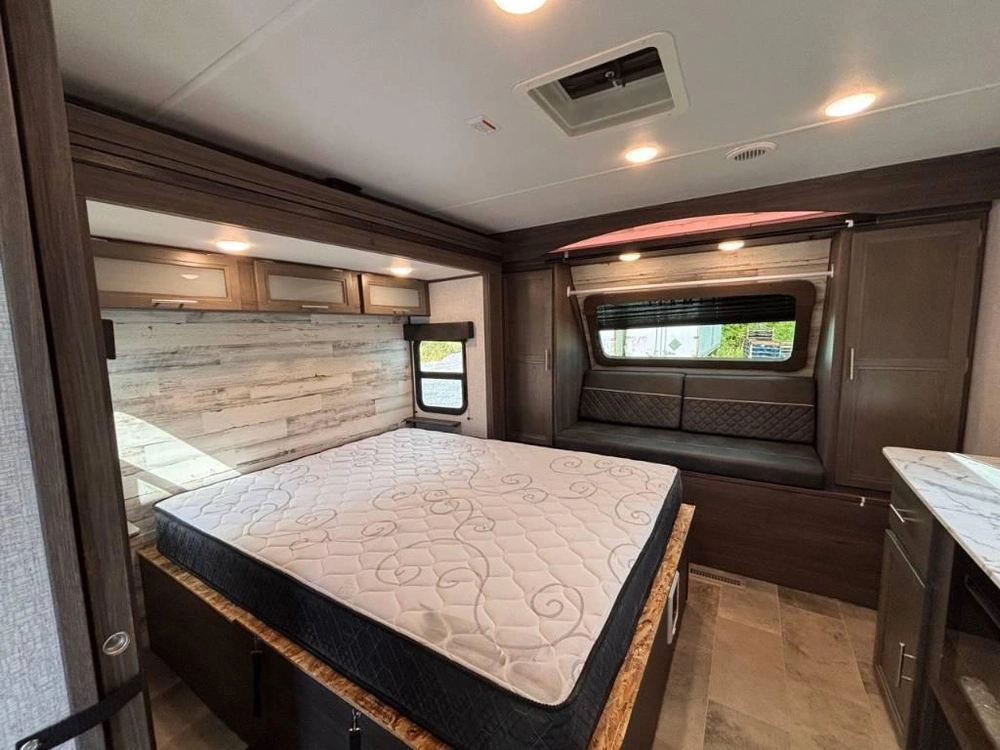 Dutchmen Kodiak 3221rlsl 2020 alt