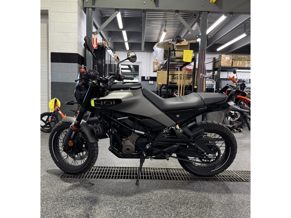 Husqvarna Svartpilen 401 2024 alt