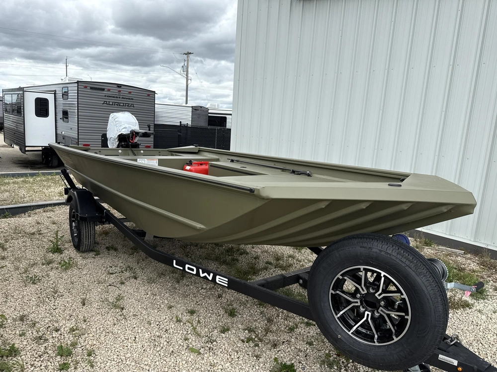 2026 Lowe Boats Roughneck 1660 alt