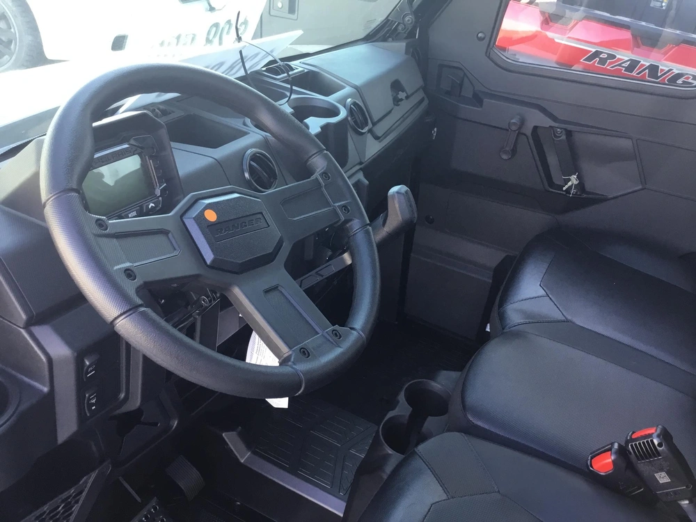2026 Polaris Ranger 1000 Premium Cabbed alt