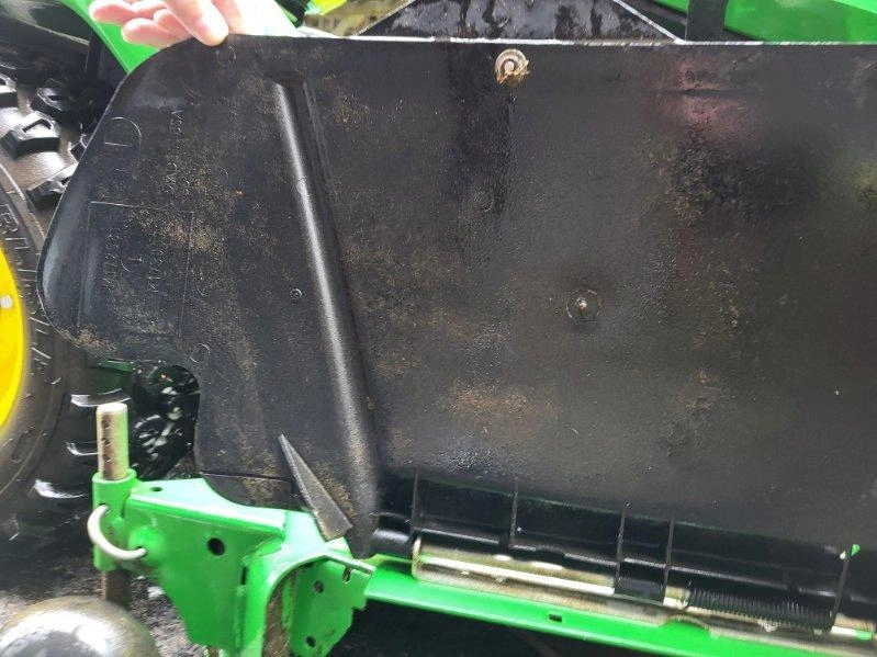 2023 John Deere X580 alt