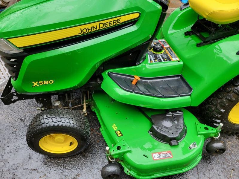2023 John Deere X580 alt