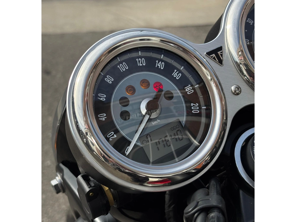 2023 Triumph T100 alt