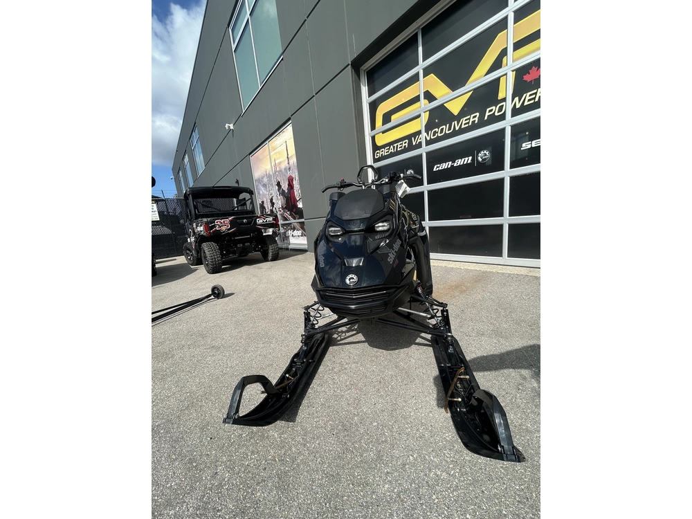 2025 Ski-doo Summit Adr W/ Edge Pkg 154 600 E-tec Powdermax X-light Flexedge 2.5" Shot