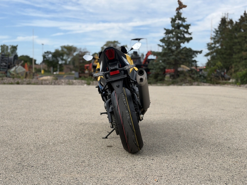 2027 Suzuki Gsx-r1000 40th Anniversary Edition alt
