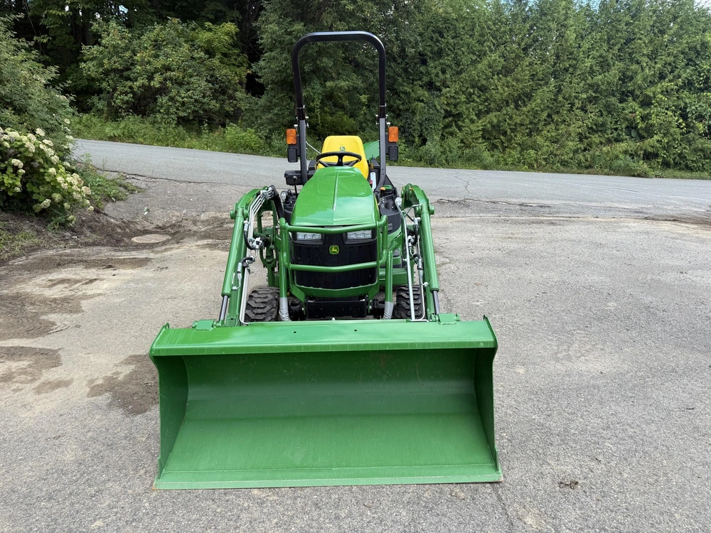 2025 John Deere 1025r alt
