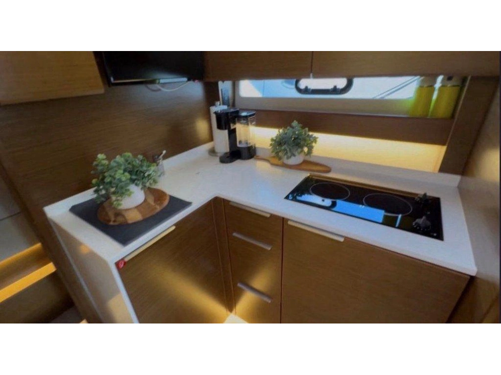 2018 Bavaria S36 Coupe Volvo D3-220 *sur Rendez-vous* alt