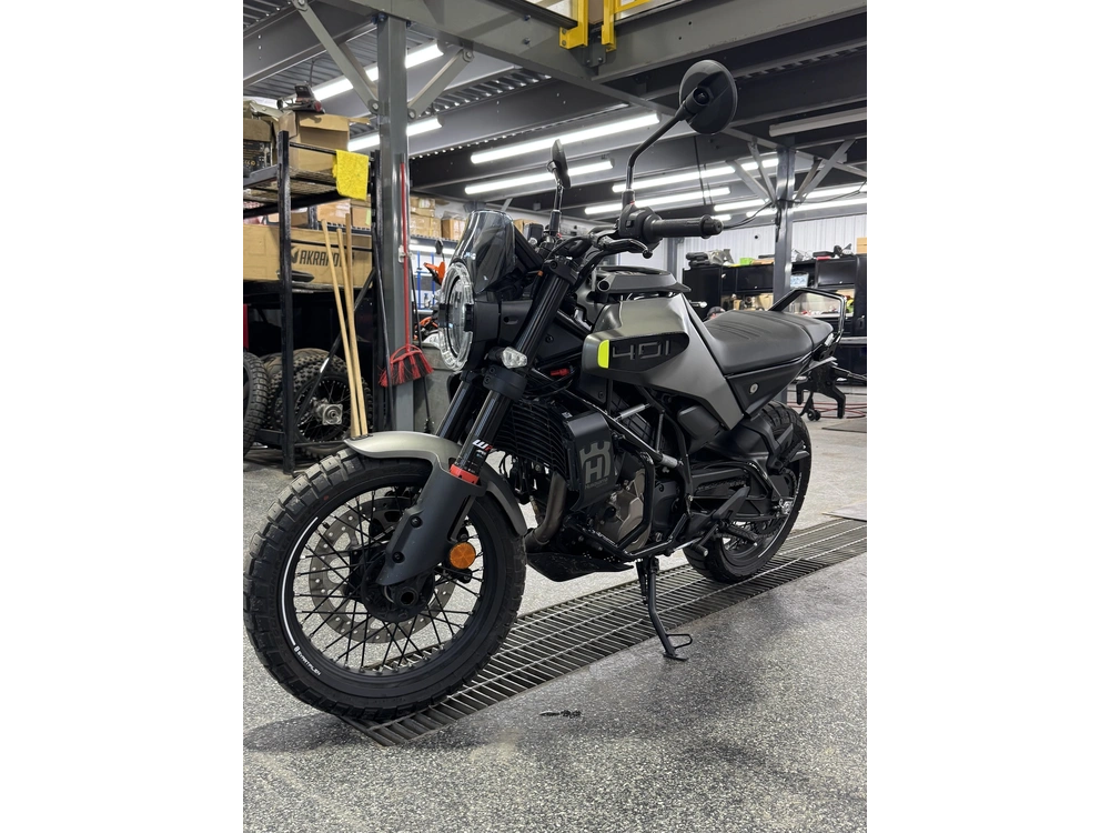Husqvarna Svartpilen 401 2024 alt
