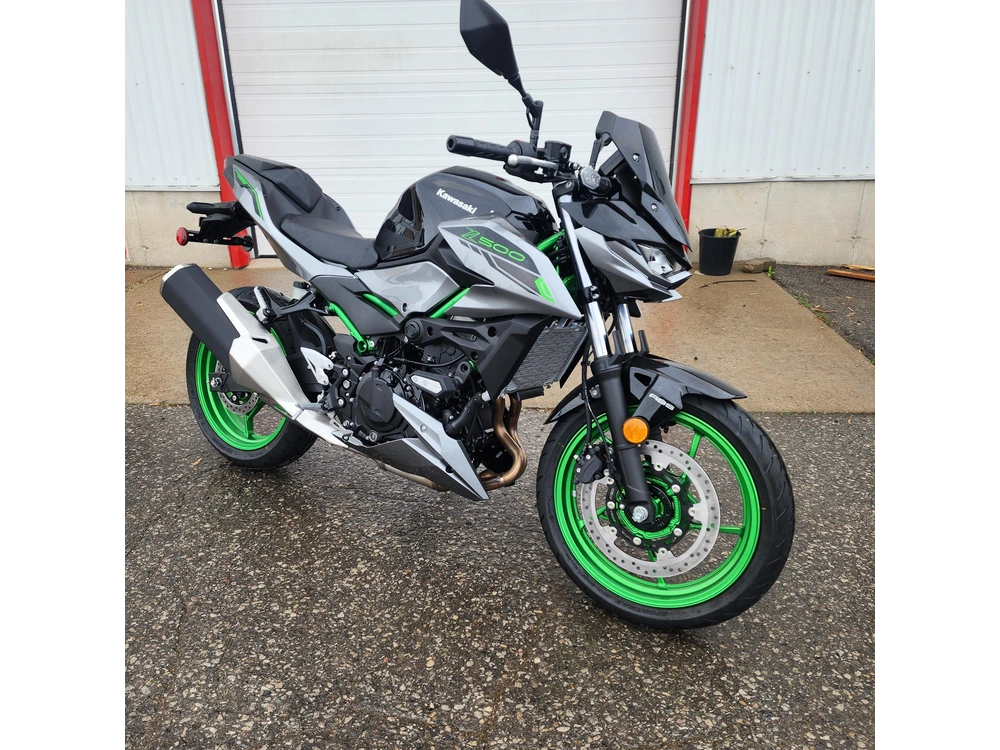 2025 Kawasaki Z500 Se alt