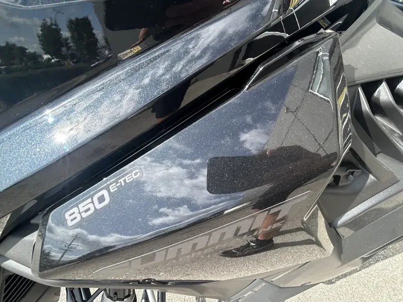 2025 Ski-Doo SUMMIT ADR W/ EDGE PKG 165 850 E-TEC POWDERMAX X-LIGHT FLEXEDGE 3.0" SHOT