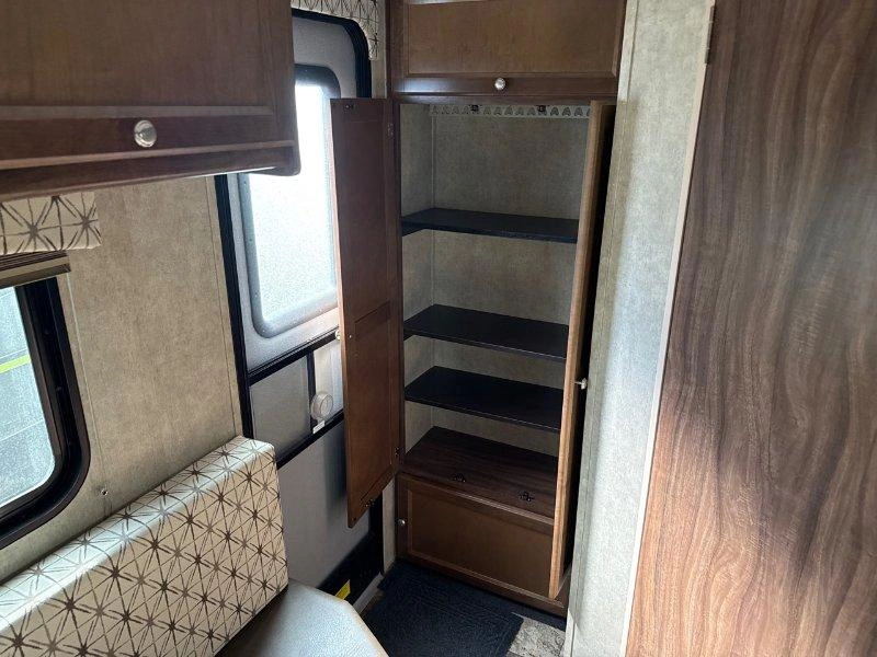 Coachmen Viking 14r 2016 alt