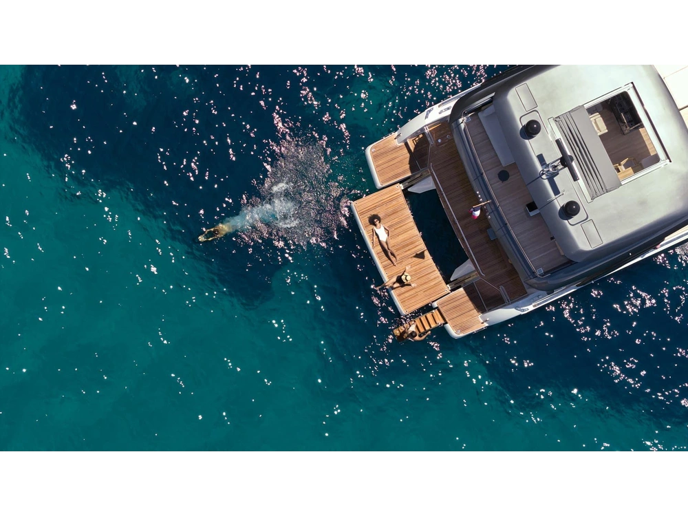 Prestige Yachts M7 2028 alt