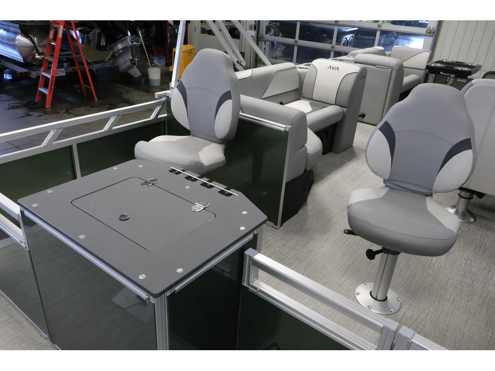 2027 Avalon Venture 2180 Rf + Yamaha 70 Hp alt