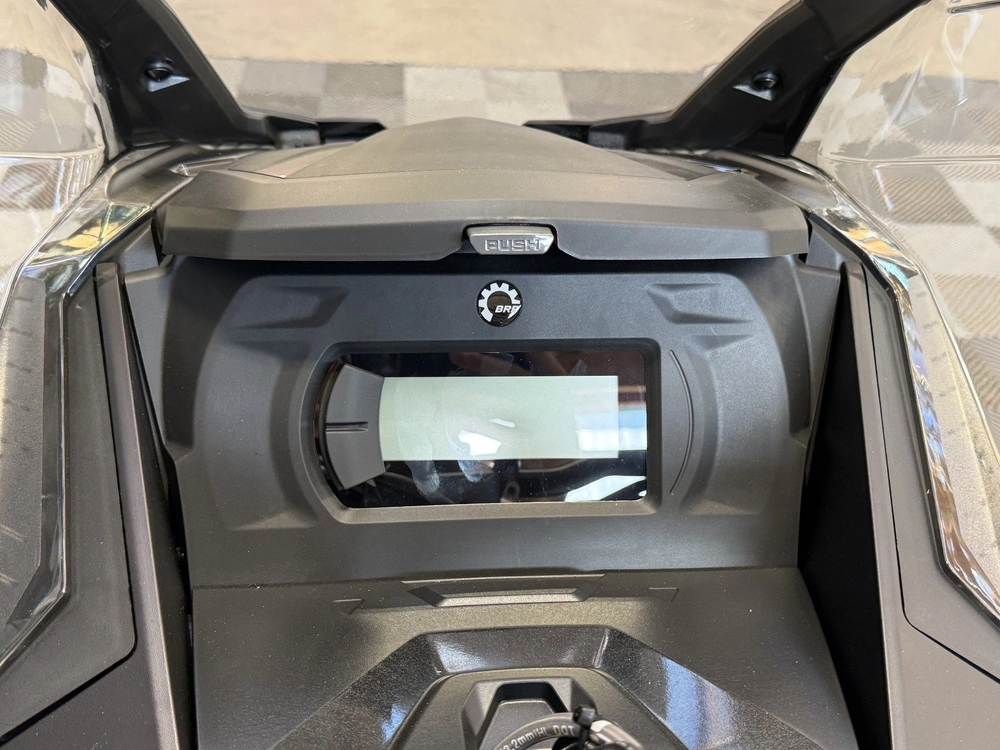 2027 Ski-doo Renegade Adrenaline 900 Ace Turbo R alt