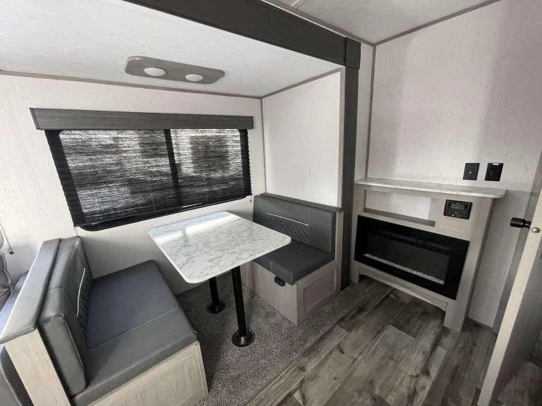 2022 Keystone Rv Coleman 264rl alt