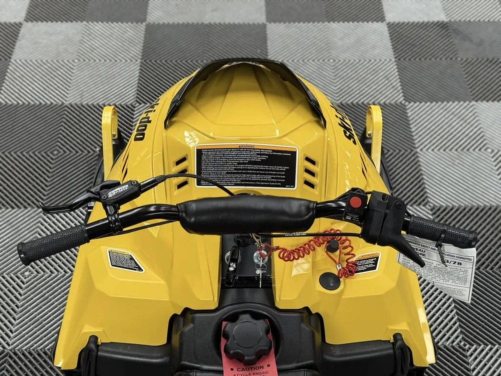 2027 Ski-doo Mxz 200 alt