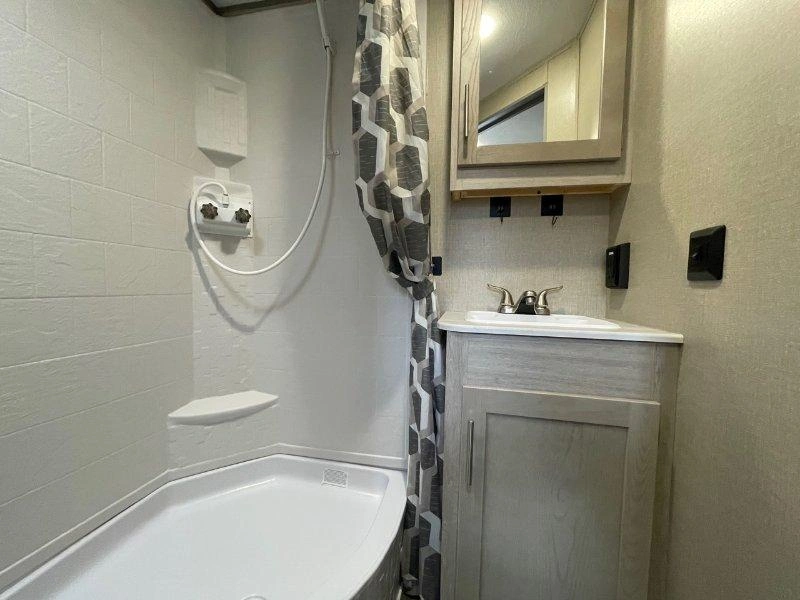 Coachmen Catalina 184fqs 2022 alt