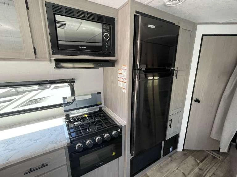 2024 Keystone Rv Coleman 263bh alt