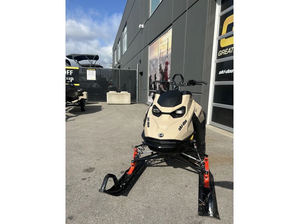 2027 Ski-doo Summit Adrenaline 154 850 E-tec Powdermax Ultra-light Flexedge 3.0' Shot alt