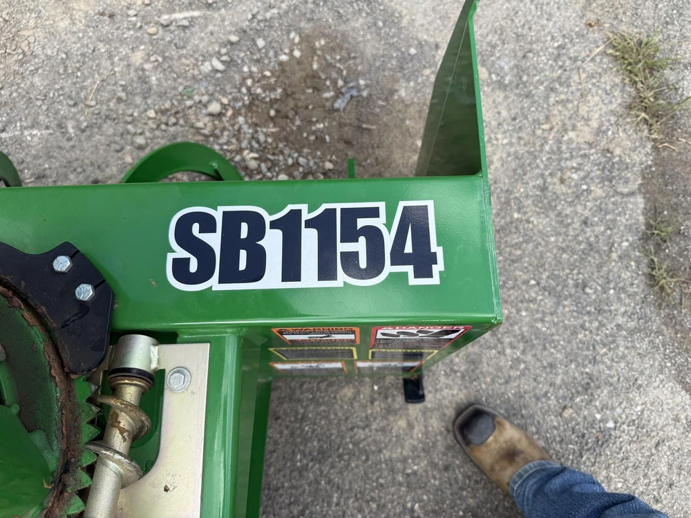 2025 John Deere 1025r alt