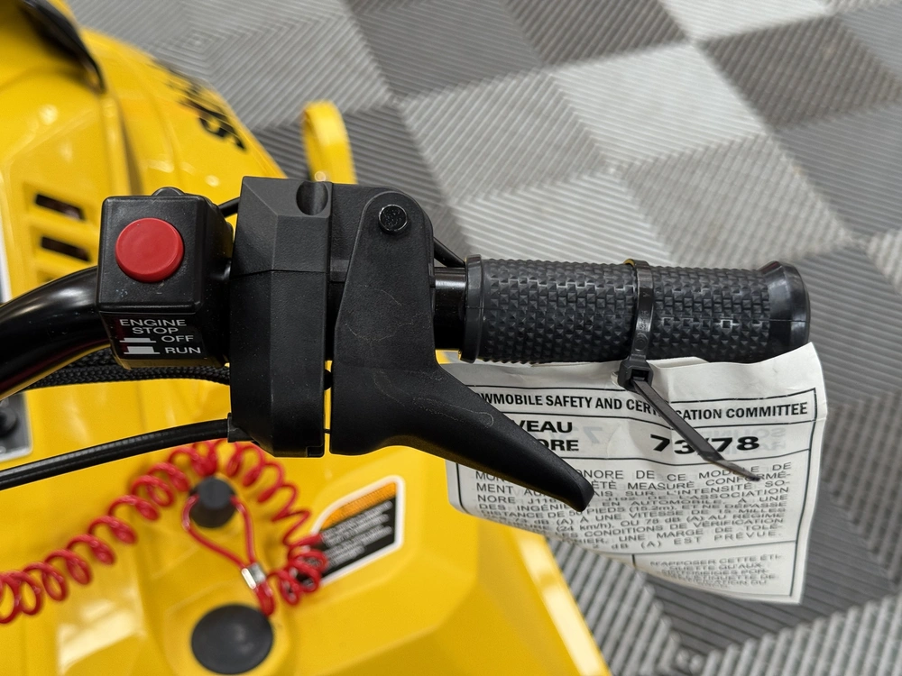 2027 Ski-doo Mxz 200 alt
