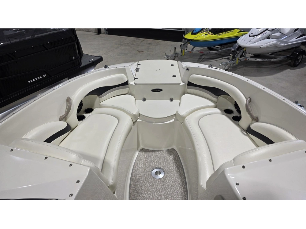 Stingray Boat Co 235 Lr 2011