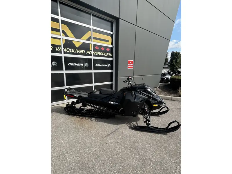 2025 Ski-Doo SUMMIT ADR W/ EDGE PKG 154 600 E-TEC POWDERMAX X-LIGHT FLEXEDGE 2.5" SHOT