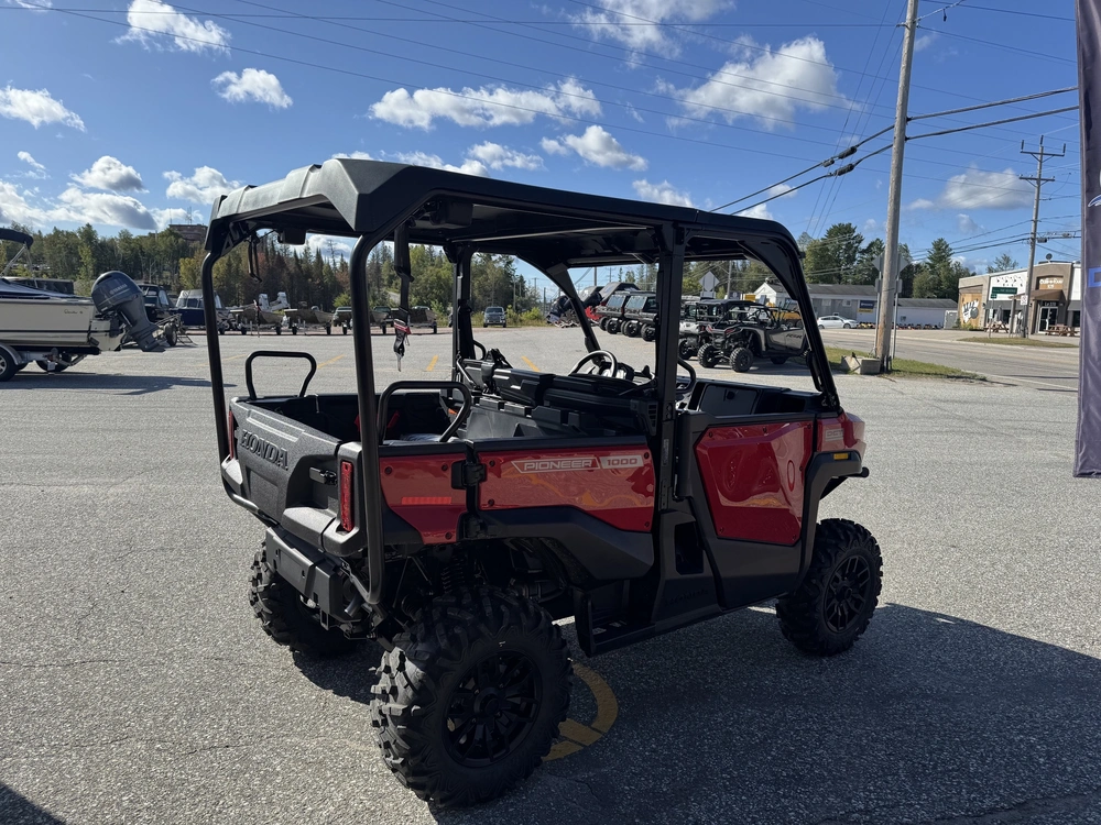2026 Honda Sxs10m5dt alt
