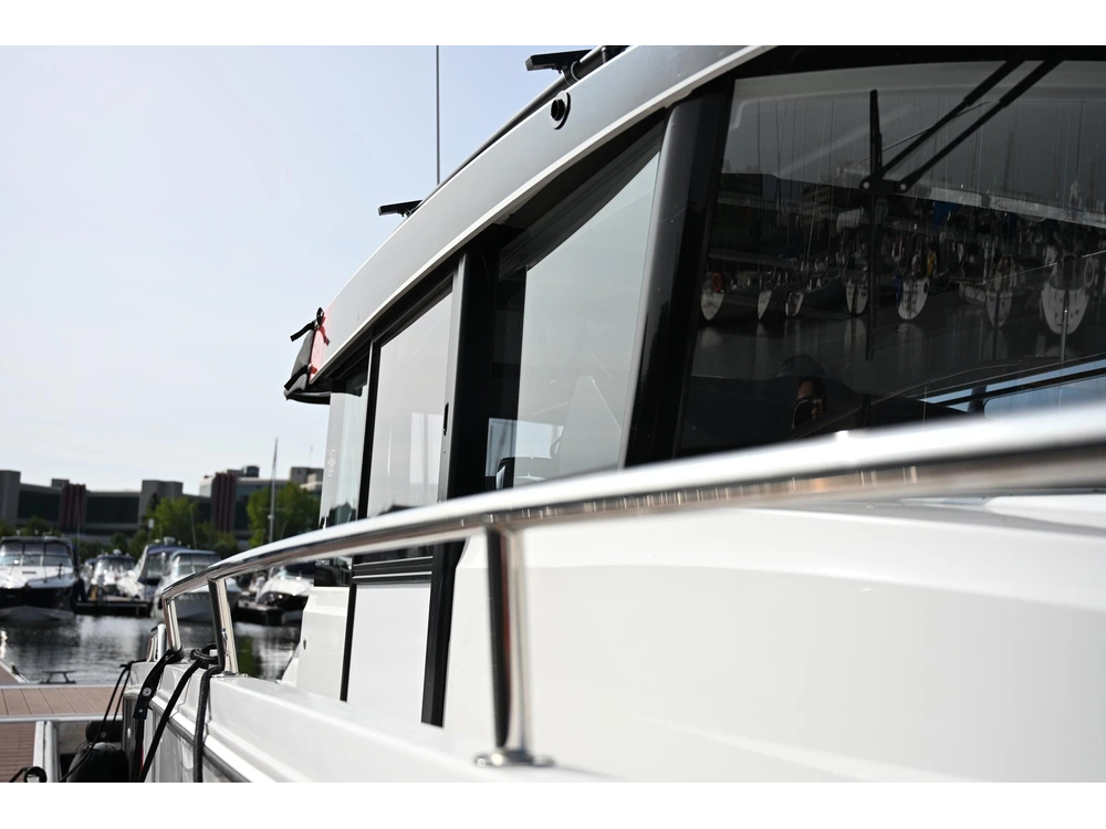 2023 Jeanneau Nc 895 Sport alt
