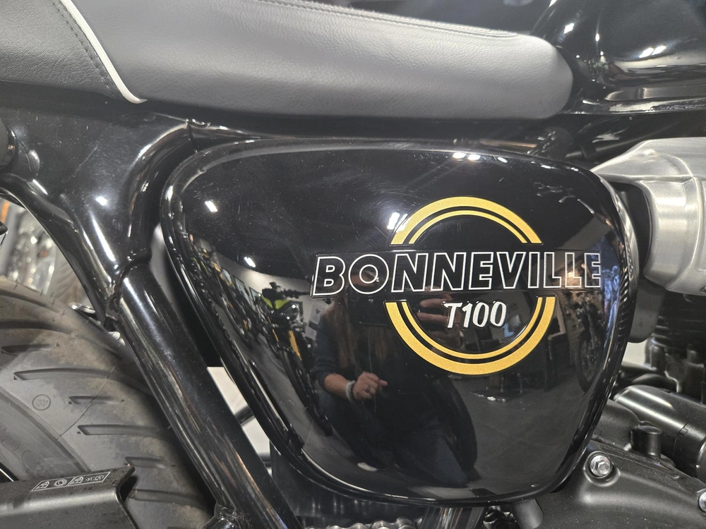 2026 Triumph Bonneville T100 alt
