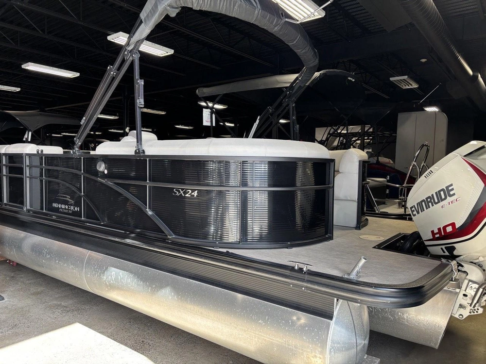 Bennington Marine Bennington 24ssrxpdl 2017 2017 alt