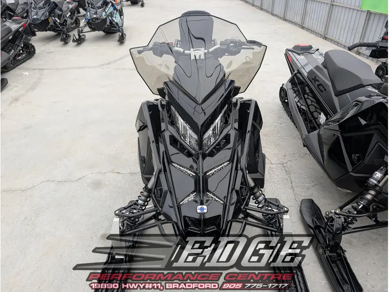 2027 Polaris 650 Voyageur Adventure Ultimate 155 Gloss Black 1.6