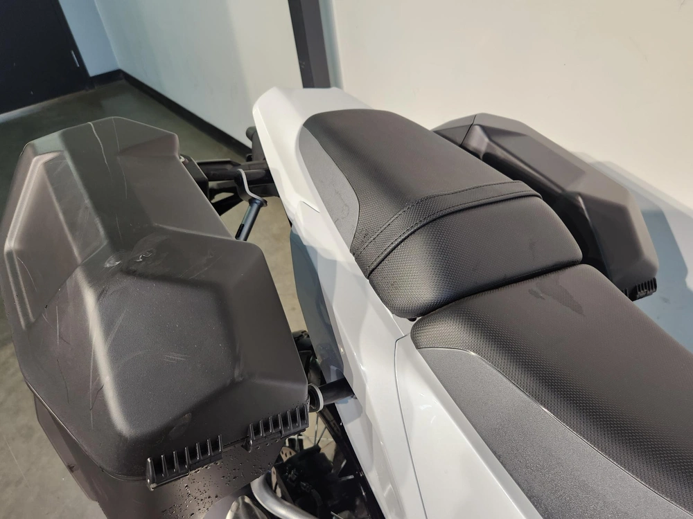 2026 Kawasaki Kle500 Se Démo Side Case Inclus alt