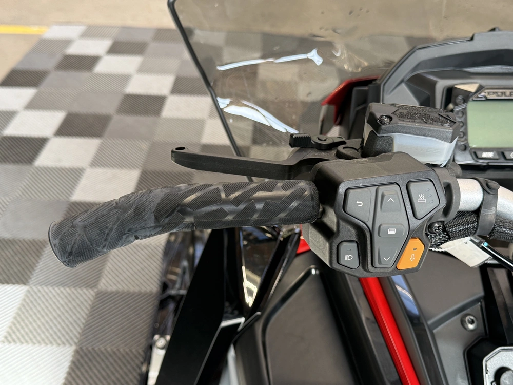 2025 Polaris 650 Voyageur 146 1.6 Cobra Track