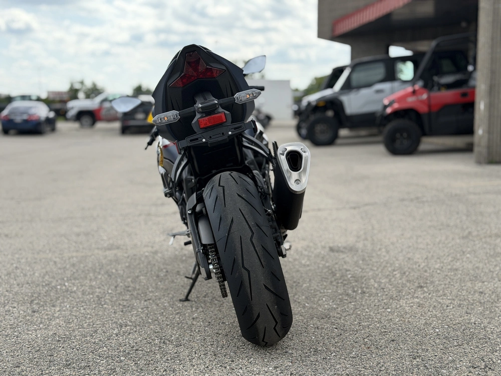 2027 Kawasaki Ninja Zx-6r Abs alt
