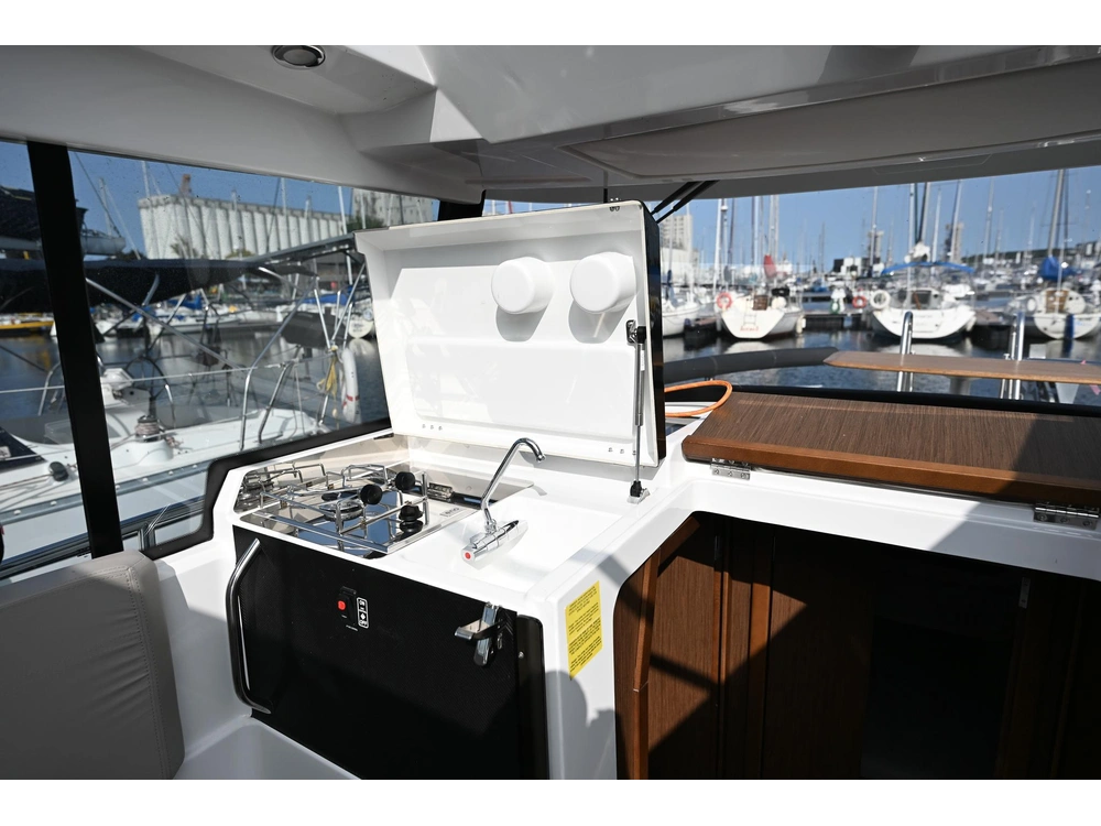2023 Jeanneau Nc 895 Sport alt