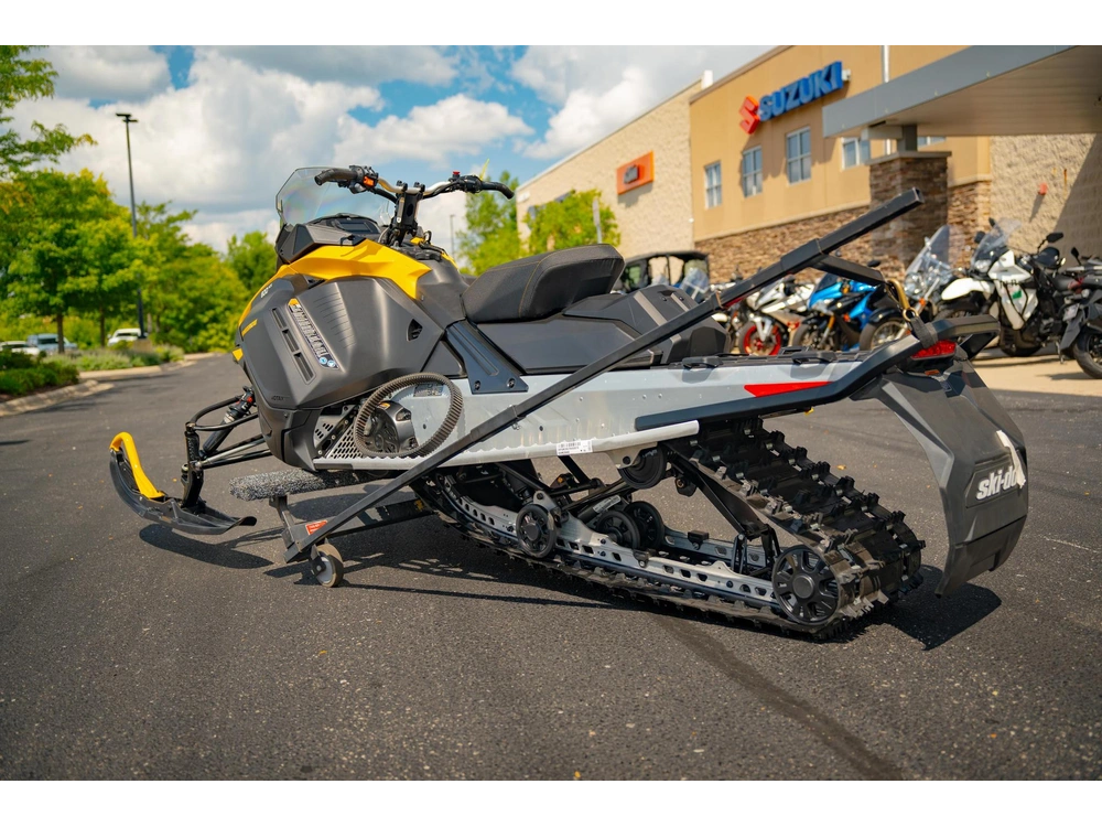 2024 Ski-doo Renegade® Sport Rotax® 600 Ace™ Ripsaw 1.25 alt