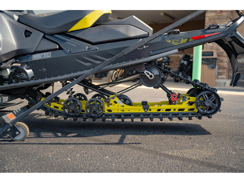 2026 Ski-doo Renegade® Adrenaline® 900 Ace Turbo R Ripsaw 1.25_black alt