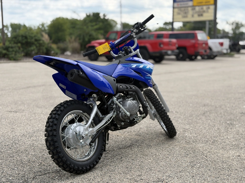 2027 Yamaha Tt-r110e alt
