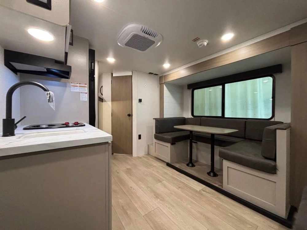Jayco Jay Flight 197mb 2027 alt