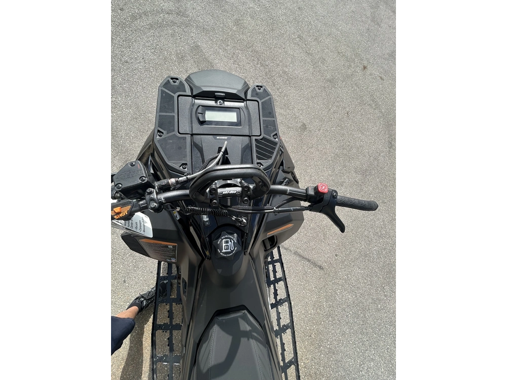 2025 Ski-doo Summit Adr W/ Edge Pkg 154 600 E-tec Powdermax X-light Flexedge 2.5" Shot