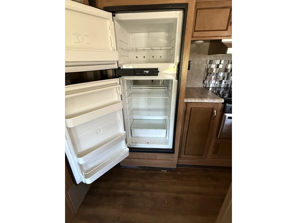 2017 Coachmen Catalina 333bhtsck Legecy Edition alt