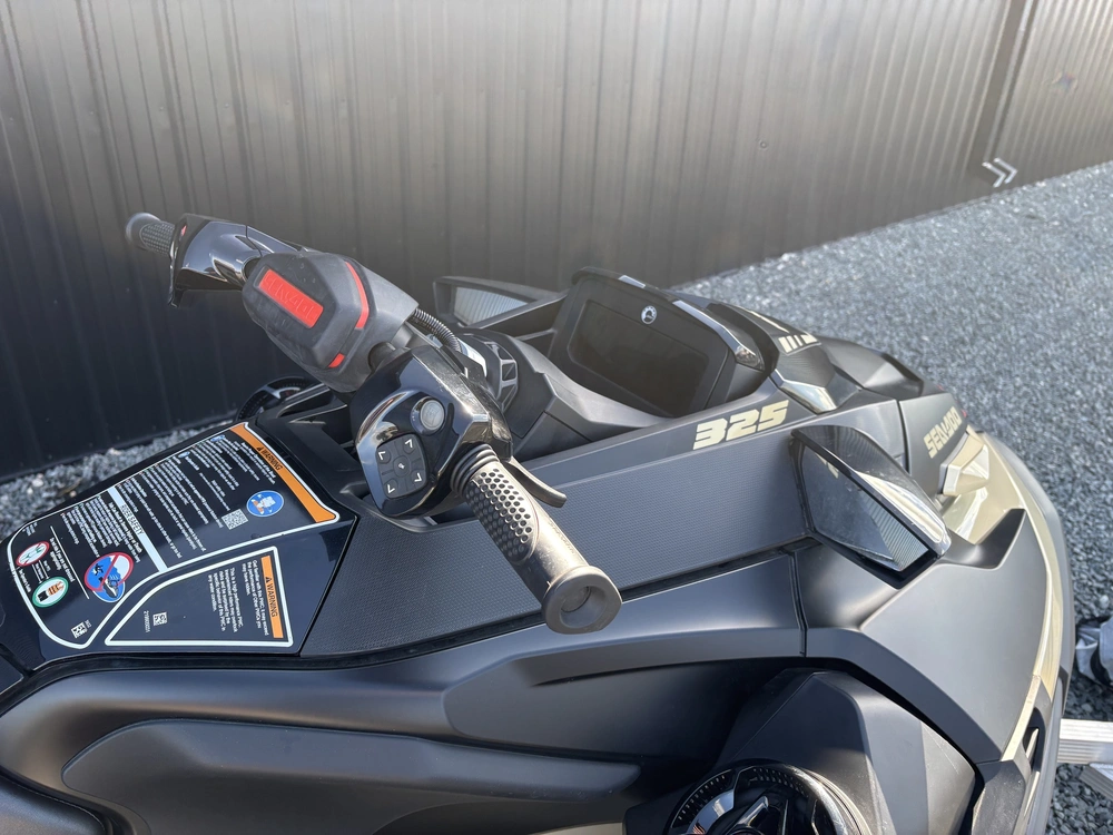 2025 Sea-doo Riva Racing Rxt X 325 alt