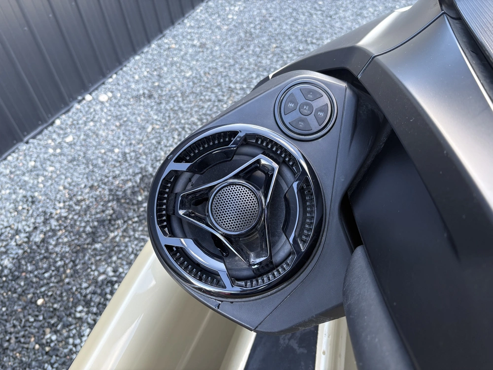 2025 Sea-doo Riva Racing Rxt X 325 alt
